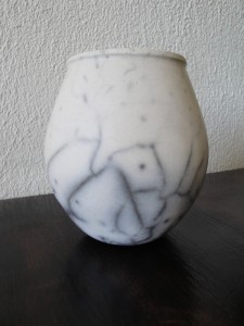 Vase raku nu en grès poli