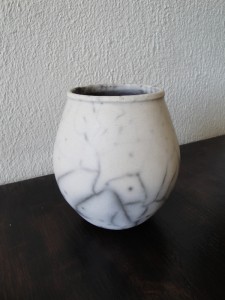 Vase raku nu en grès poli