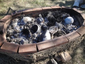 Cuissons de céramiques au bois à Vacquières